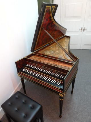 Bizzi French Double Harpsichord, Middle School affiliated with Shanghai Conservatory 41K jpeg