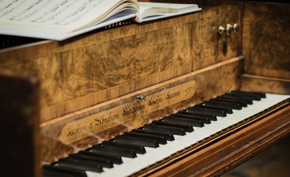 1773 Jacob & Abraham Kirckman harpsichord keyboard 69K jpeg