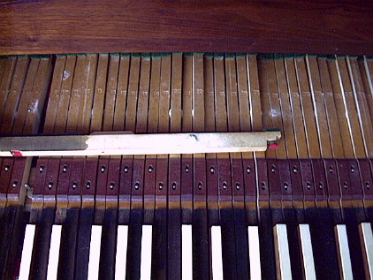 Keyboard lead corrosion 52K jpeg