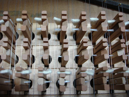 Harpsichord gap closing 49K jpeg