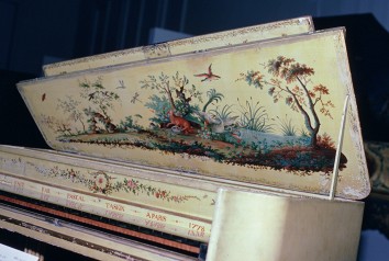 Marie Antoinette’s Spinet by Pascal Taskin 30K jpeg